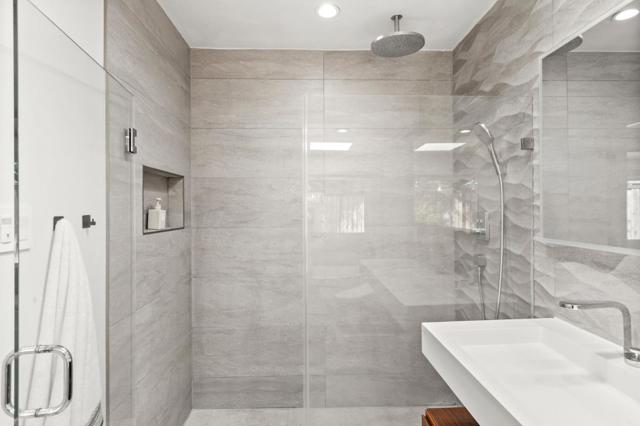 990 Rose Avenue, Mountain View CA: https://media.crmls.org/mediaz/42c7d8dc-26e1-4a05-af0b-3312fead5ce1.jpg
