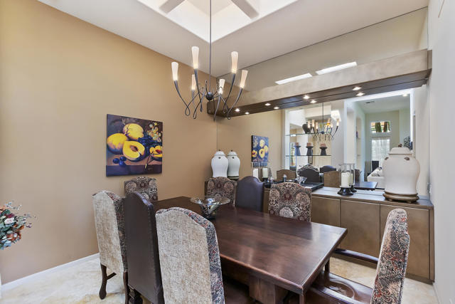 359 Desert Holly Drive, Palm Desert CA: https://media.crmls.org/mediaz/42c82225-61ab-418f-9696-cf46ae361437.jpg