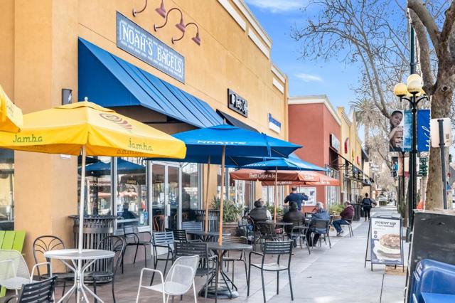 427 Willow Glen Way, San Jose CA: https://media.crmls.org/mediaz/42c830e4-8fc7-474d-9f30-a0215b9756b1.jpg
