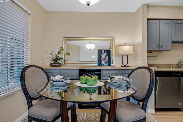 254 Eastridge Dr, San Ramon CA: https://media.crmls.org/mediaz/42c840b6-d2b6-4818-b9f4-da877448f952.jpg