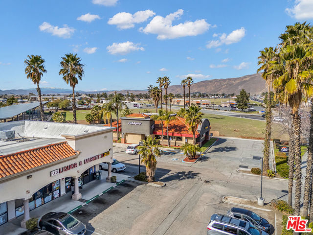 345 N State Street, San Jacinto CA: https://media.crmls.org/mediaz/42c8610e-f8df-418b-ab22-12f6ae51df44.jpg