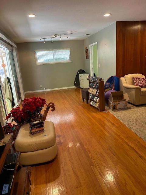 1014 W Homestead Road, Sunnyvale CA: https://media.crmls.org/mediaz/42c8979b-4c49-4b67-bad6-5eae67228937.jpg