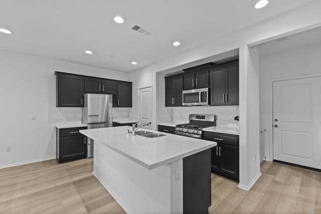 Detail Gallery Image 8 of 38 For 31589 Wieck Rd, Winchester,  CA 92596 - 3 Beds | 2/1 Baths