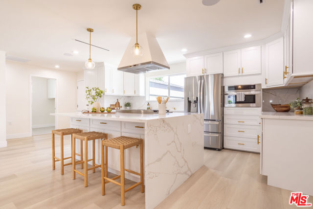 22250 Strathern Street, Canoga Park CA: https://media.crmls.org/mediaz/42c978bc-10a5-48c6-b188-e89ecb2b15fc.jpg