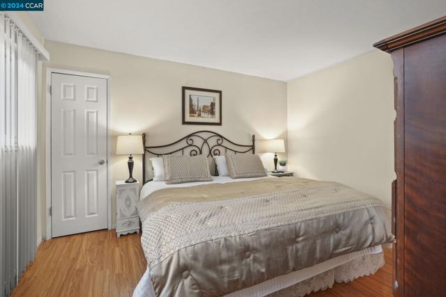 Image 14 of 29 For 2279 Saint George Dr