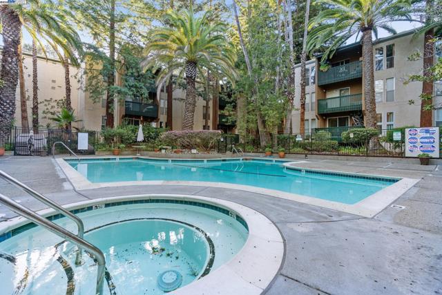 150 Sharene Ln, Walnut Creek CA: https://media.crmls.org/mediaz/42c9e5da-f8cc-4167-afda-5686a90b3c33.jpg