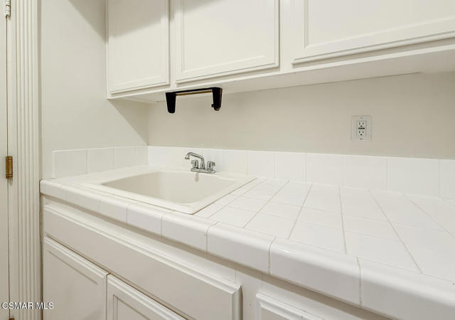 3030 Hollycrest Avenue, Thousand Oaks CA: https://media.crmls.org/mediaz/42c9ff88-fe7c-487f-8d6e-aedbdb7f9952.jpg