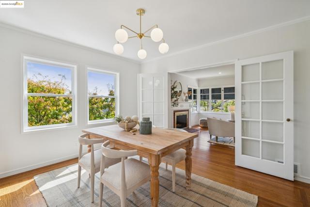 5968 Chabot Crest, Oakland CA: https://media.crmls.org/mediaz/42ca559b-9abf-4780-b803-9958772ec7ce.jpg