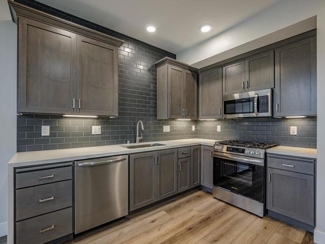 116 Aptos Village Way, Aptos CA: https://media.crmls.org/mediaz/42ca5a92-3b0e-46cf-a6fa-56ad382a34ff.jpg