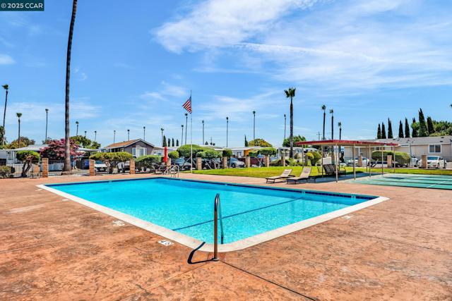 189 Suez Dr, Pacheco CA: https://media.crmls.org/mediaz/42ca8501-0fa9-4123-942f-9b6e639638da.jpg