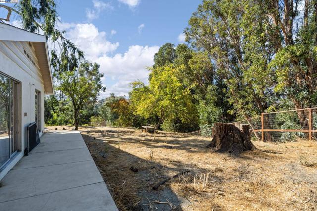2592 Caballo Ranchero Dr, Diablo CA: https://media.crmls.org/mediaz/42caca62-4790-447c-bcc9-d586b3733e6d.jpg