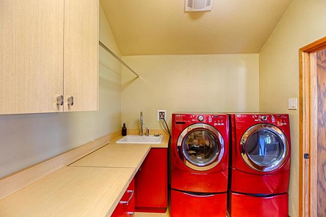 18467 Las Cumbres Road, Los Gatos CA: https://media.crmls.org/mediaz/42cad832-ecd1-47e1-80c9-a99a5e33902c.jpg