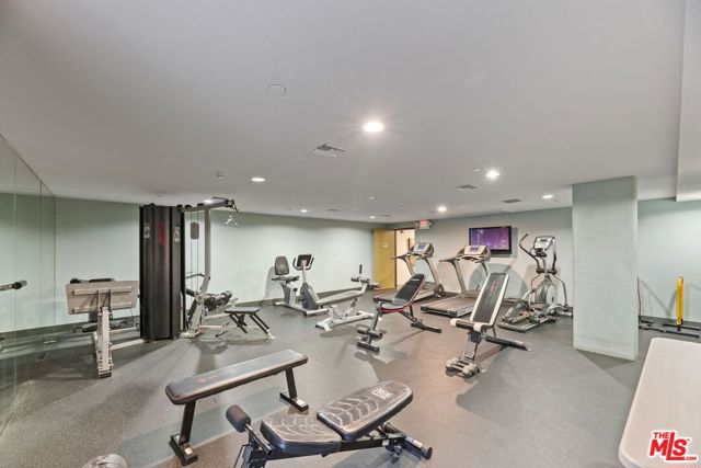 600 S Ridgeley Drive, Los Angeles CA: https://media.crmls.org/mediaz/42cc1fd4-d3d6-4629-8d89-500d37579b8b.jpg