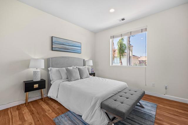 336 Arrowhead Way, Hayward CA: https://media.crmls.org/mediaz/42ccc084-657a-4a88-8241-bd21a0a4c793.jpg