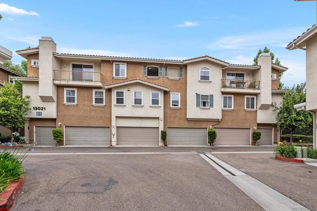 13021 Evening Creek Dr S, San Diego CA: https://media.crmls.org/mediaz/42cccfa1-d8c2-48ce-9ac7-0b3c4640d96b.jpg