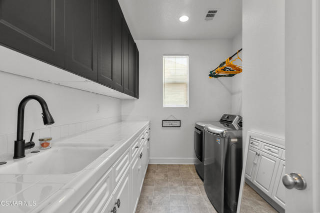 1729 Bluesage Court, Simi Valley CA: https://media.crmls.org/mediaz/42cdc2af-efaf-4bdf-adc1-5455046817a0.jpg