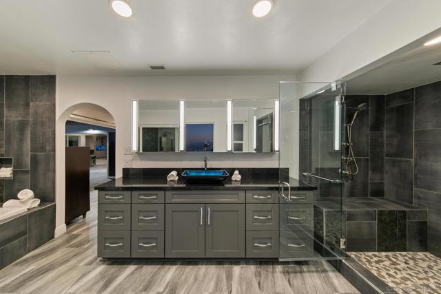 5030 Helix Ter, La Mesa CA: https://media.crmls.org/mediaz/42cde00d-4636-4233-b3c4-6a14f4275dab.jpg