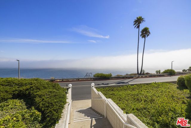32724 Coastsite Drive, Rancho Palos Verdes, California 90275, 2 Bedrooms Bedrooms, ,2 BathroomsBathrooms,Residential,Sold,Coastsite,25537351
