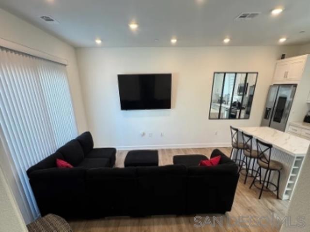 2115 Reed Dr, San Diego CA: https://media.crmls.org/mediaz/42cee3a2-c2e0-4fcd-ab3f-c4d4a26f9443.jpg