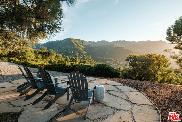 1 Colina Drive, Topanga CA: https://media.crmls.org/mediaz/42ceeb2c-b7be-42c1-a04f-433354c1ed62.jpg