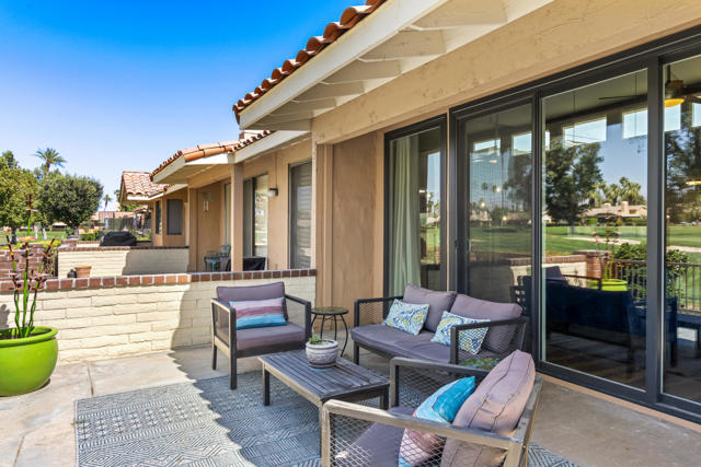 428 Sierra Madre S, Palm Desert CA: https://media.crmls.org/mediaz/42cf6290-ef4a-4037-99de-e28e6c1725a9.jpg