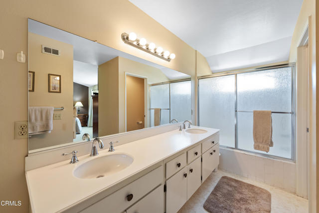 1404 Calle Lozano, Camarillo CA: https://media.crmls.org/mediaz/42cf7011-e097-4d38-876e-04db3f5ef127.jpg