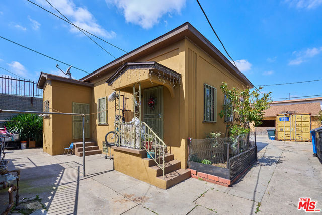 2119 Broadway, Los Angeles, California 90031, ,Multi-Family,For Sale,Broadway,24408325