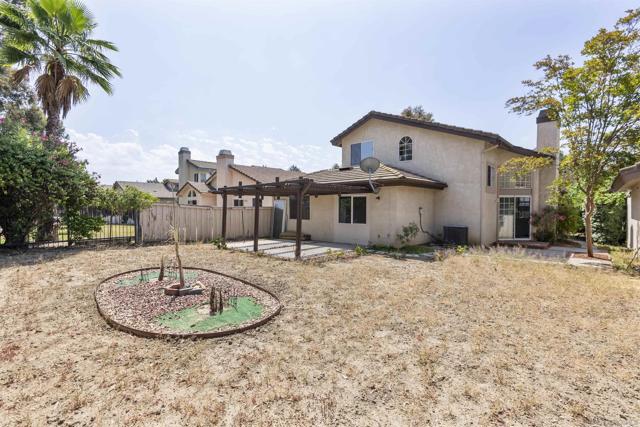 31060 Corte Anza, Temecula CA: https://media.crmls.org/mediaz/42cfee8d-08d1-4afd-b732-78d405478299.jpg