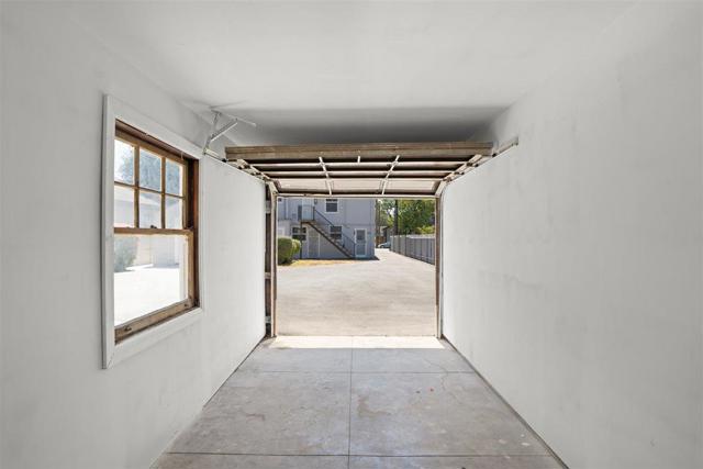 315 Grand Boulevard, San Mateo CA: https://media.crmls.org/mediaz/42d00368-d4f2-4507-9dd4-725f0fab22ad.jpg