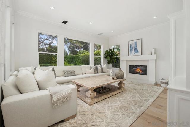 50 Whitehall, Newport Beach CA: https://media.crmls.org/mediaz/42d04832-db7f-4e93-a7f1-094c63f2b925.jpg