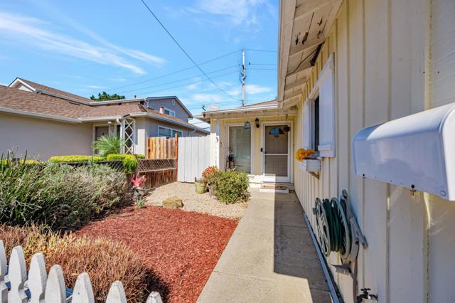 508 Wessex Way, Belmont CA: https://media.crmls.org/mediaz/42d0c86a-9d80-46fb-9b2c-d8e97a65a77a.jpg