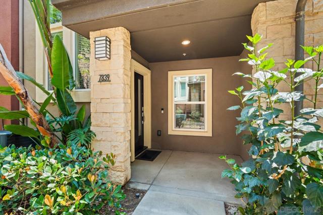 7839 Inception Way, San Diego CA: https://media.crmls.org/mediaz/42d0ca96-85f5-4939-b7f3-0b26368836ba.jpg
