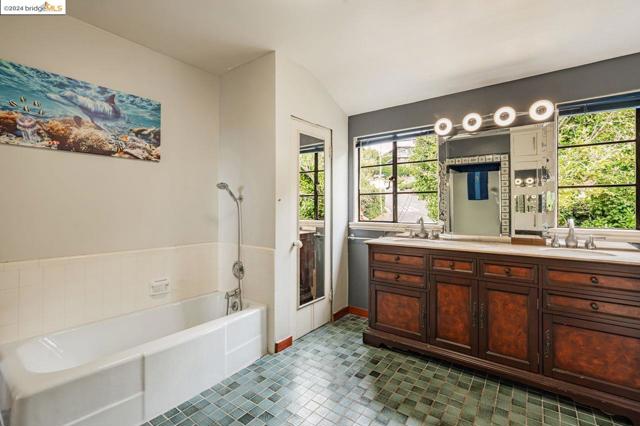 Image 40 of 60 For 44 Highgate Rd