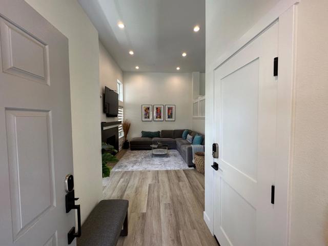 1 Passage Lane, Redwood City CA: https://media.crmls.org/mediaz/42d2797f-8775-402c-8268-2d030908c2cc.jpg