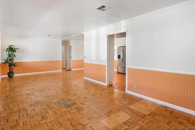 2700 Valley Parkway, Escondido CA: https://media.crmls.org/mediaz/42d2b167-a01c-4143-b4d7-af716f26e0db.jpg