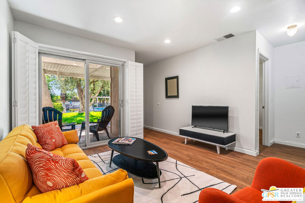 550 N Villa Court #116