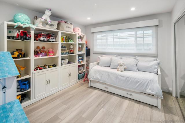 8590 Cliffridge Ave, La Jolla CA: https://media.crmls.org/mediaz/42d460f1-cef3-4d39-8e1d-3a498b255dd6.jpg