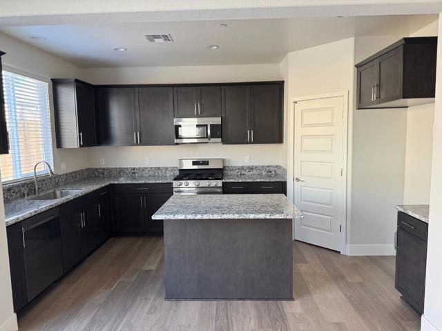 1163 Coyote Peak Way, Hollister CA: https://media.crmls.org/mediaz/42d49a72-937a-4af2-9744-6db734a93b0f.jpg