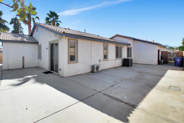 48180 Chandler Court, Indio CA: https://media.crmls.org/mediaz/42d5072e-6574-4a7c-ae78-4b99517af6dc.jpg