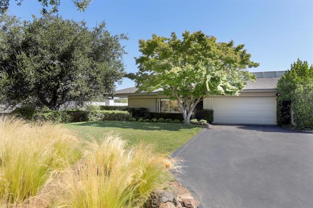 47 Bay Tree Lane, Los Altos CA: https://media.crmls.org/mediaz/42d50991-e29f-4d20-8f59-d855185dc9d0.jpg