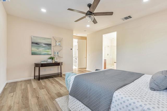 5801 Flora Cmn, Livermore CA: https://media.crmls.org/mediaz/42d53fa7-b48d-4d96-87c6-3296da7a012d.jpg