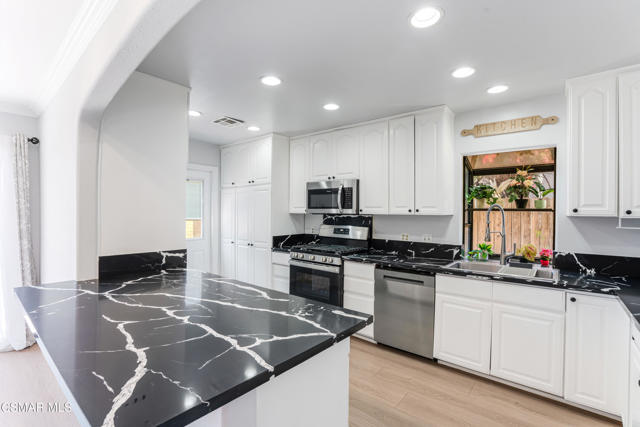 17220 Rinaldi, Granada Hills