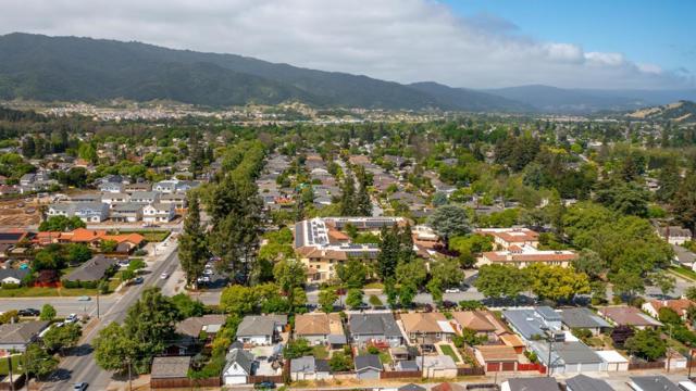 7400 Dowdy Street, Gilroy CA: https://media.crmls.org/mediaz/42d64420-8951-49f2-b790-5d66627aee2a.jpg