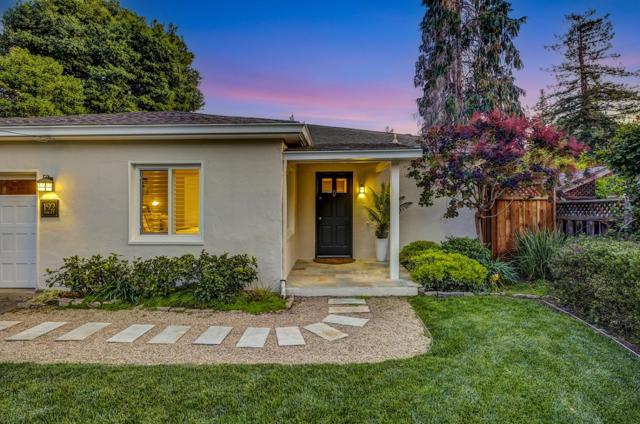 192 Oak Court, Menlo Park CA: https://media.crmls.org/mediaz/42d653b8-41f1-4286-a1b3-4e72213c80f9.jpg