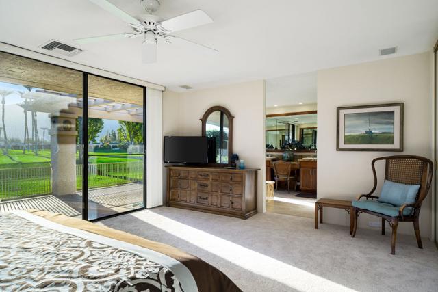 15 Duke Drive, Rancho Mirage CA: https://media.crmls.org/mediaz/42d682cb-9690-4043-a6e0-df65c54d275c.jpg