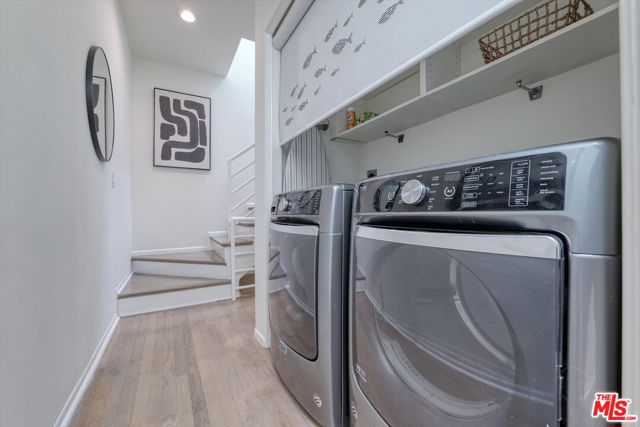 833 17th Street, Santa Monica CA: https://media.crmls.org/mediaz/42d6963e-238b-4d7e-8980-87454d220726.jpg