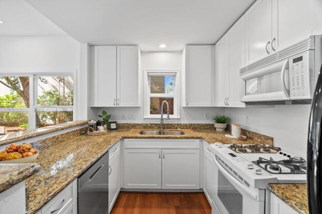 748 Cottage Court, Mountain View CA: https://media.crmls.org/mediaz/42d6d284-0dff-4947-8b92-67a11c311801.jpg