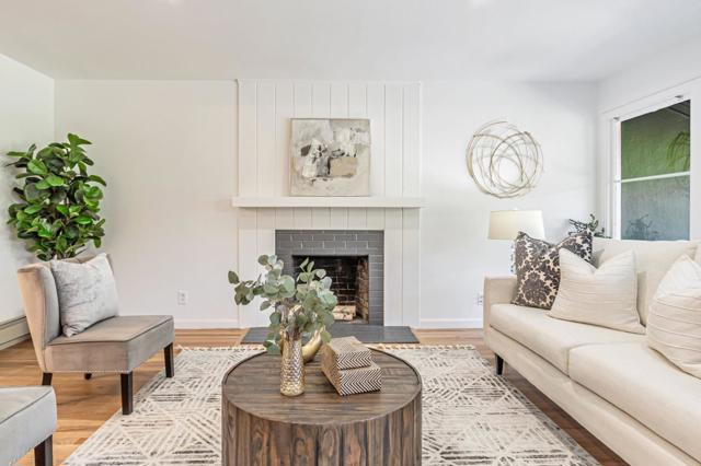 928 Peggy Lane, Menlo Park CA: https://media.crmls.org/mediaz/42d6f6fd-ed44-4ab2-a315-7d495401e32b.jpg