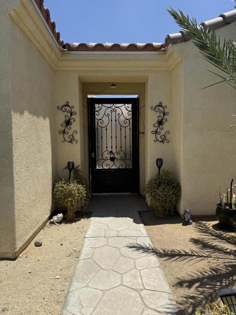 42276 Revere Street, Indio CA: https://media.crmls.org/mediaz/42d74fda-873b-4a98-890a-134de426a43a.jpg