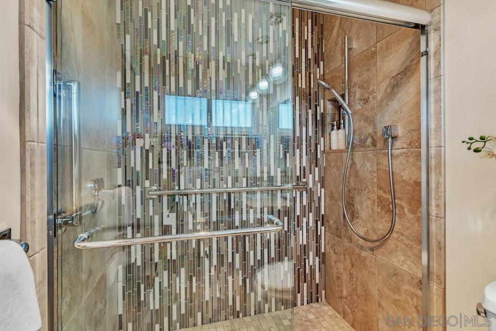 MLS #250042613SD image #29